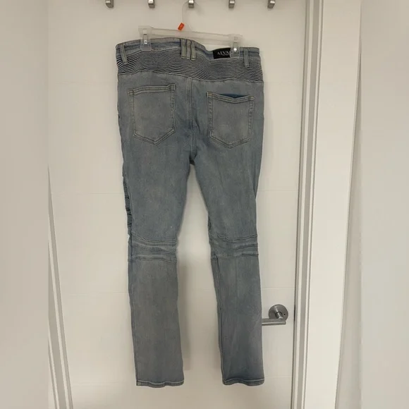 Jeans - Picture 4 of 4